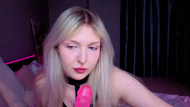 BlondieSummer online show from 18, 4, 2026