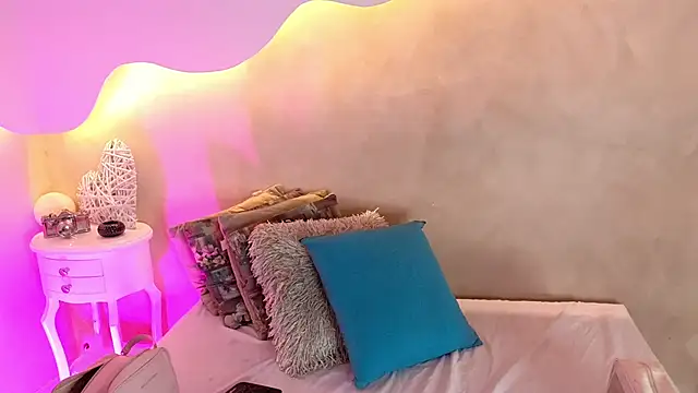 BellaRouxxx online show from 9, 5, 2026