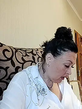 HelgaDennis online show from 5, 7, 2026