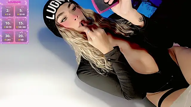 khloe Gils online show from 13, 4, 2026