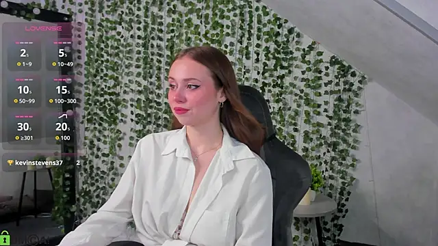 Snapshot of Vanessa_Williamsonn chatting on 6, 7, 2026 Vanessa Williamsonn online show from 6, 7, 2026