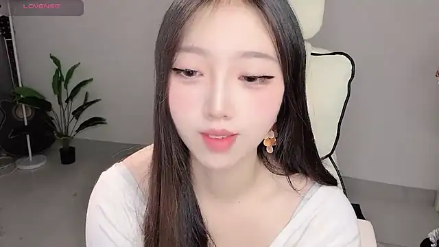 Yukiy8877 online show from 21, 4, 2026