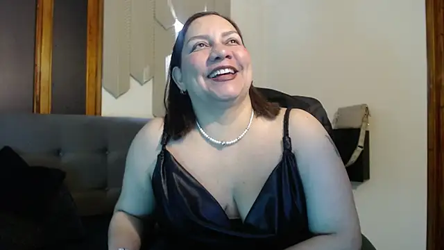 mia coral1 online show from 21, 4, 2026