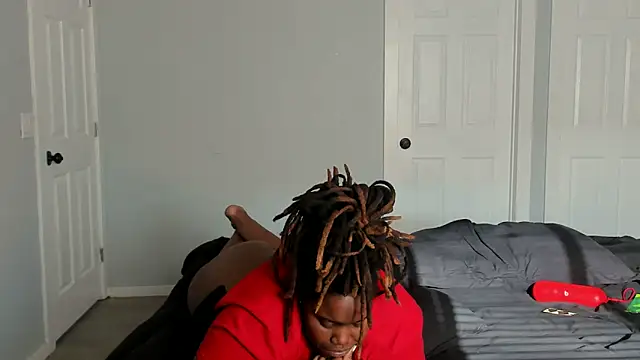 Snapshot of locsofchocolate chatting on 25, 4, 2026 locsofchocolate online show from 25, 4, 2026