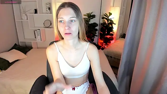 LauraPurr online show from 26, 5, 2026