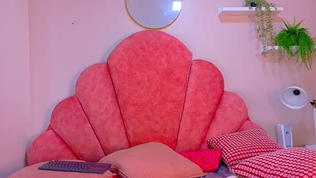 Snapshot of StarrMoon__ chatting on 12, 5, 2026 StarrMoon online show from 12, 5, 2026