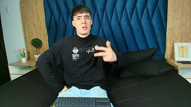 Snapshot of lio____ chatting on 5, 4, 2026 lio online show from 5, 4, 2026