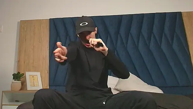 Snapshot of lio____ chatting on 13, 4, 2026 lio online show from 13, 4, 2026