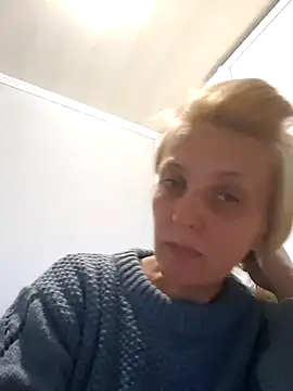 Snapshot of MiaLove183 chatting on 24, 3, 2026 MiaLove183 online show from 24, 3, 2026