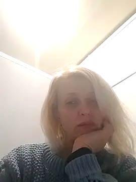 Snapshot of MiaLove183 chatting on 29, 3, 2026 MiaLove183 online show from 29, 3, 2026