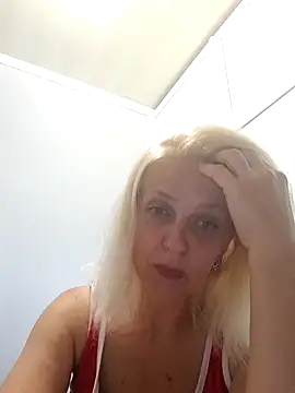 Snapshot of MiaLove183 chatting on 16, 7, 2026 MiaLove183 online show from 16, 7, 2026