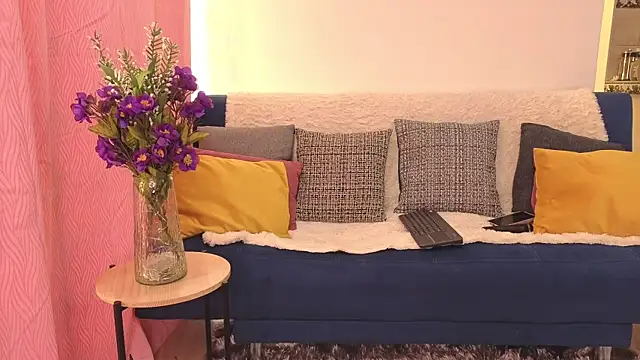 natashakinski online show from 19, 6, 2026