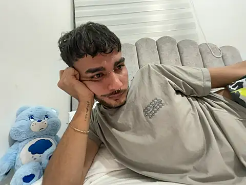 Snapshot of Velvet_man chatting on 28, 3, 2026 Velvet man online show from 28, 3, 2026