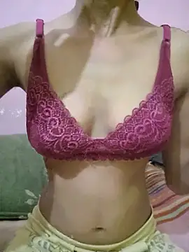 Curvy Amyra online show from 11, 5, 2026