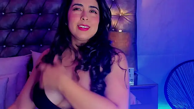 Snapshot of Sofia-Venegas chatting on 6, 5, 2026 Sofia-Venegas online show from 6, 5, 2026