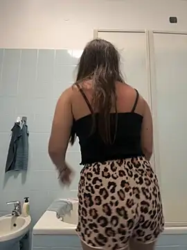 Supremegirlvibes online show from 27, 5, 2026