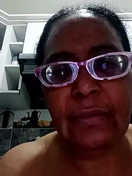 sexymomsn online show from 11, 4, 2026