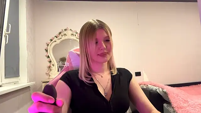 SweettAnny online show from 17, 5, 2026