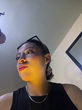 Snapshot of Itze_Mua chatting on 22, 5, 2026 Itze Mua online show from 22, 5, 2026