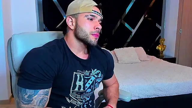 Snapshot of Raytorres chatting on 17, 4, 2026 Raytorres online show from 17, 4, 2026
