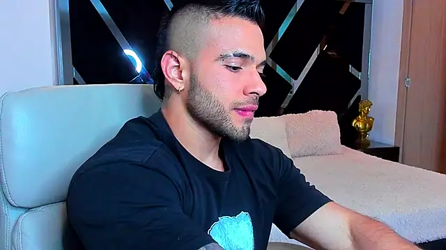 Snapshot of Raytorres chatting on 26, 4, 2026 Raytorres online show from 26, 4, 2026