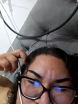 Snapshot of kiroshy chatting on 9, 4, 2026 kiroshy online show from 9, 4, 2026