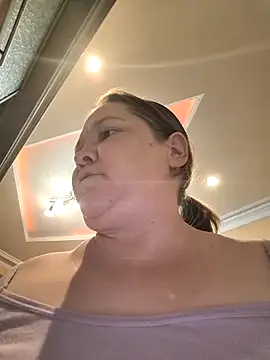 Snapshot of _Yourpussy_ chatting on 12, 4, 2026 Yourpussy online show from 12, 4, 2026