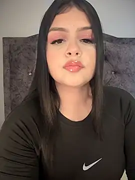 Snapshot of kloe_sexxys chatting on 6, 4, 2026 kloe sexxys online show from 6, 4, 2026