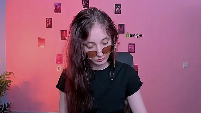 Snapshot of nami_glow chatting on 18, 7, 2026 nami glow online show from 18, 7, 2026