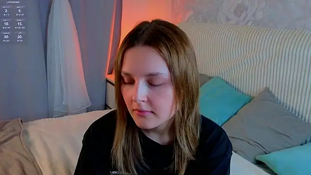 Snapshot of LorriMonz chatting on 6, 7, 2026 LorriMonz online show from 6, 7, 2026