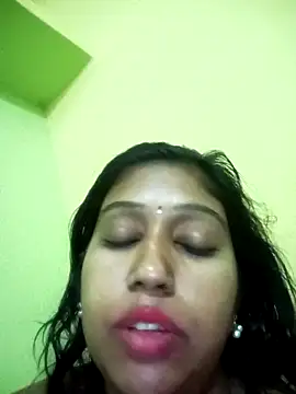 Snapshot of bannerjeesneha20 chatting on 3, 5, 2026 bannerjeesneha20 online show from 3, 5, 2026