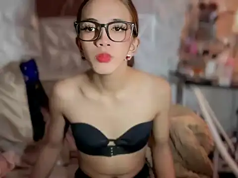 Snapshot of Leijona_Milker chatting on 8, 4, 2026 Leijona Milker online show from 8, 4, 2026