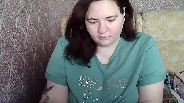 Snapshot of ElviraOreilllyX chatting on 8, 4, 2026 ElviraOreilllyX online show from 8, 4, 2026