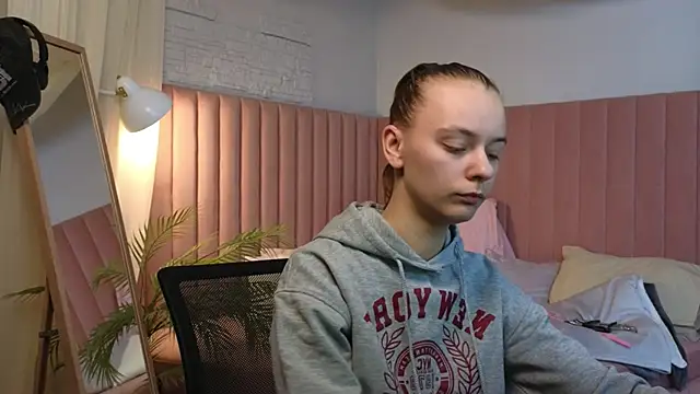 Snapshot of emma_chaser chatting on 29, 4, 2026 emma chaser online show from 29, 4, 2026