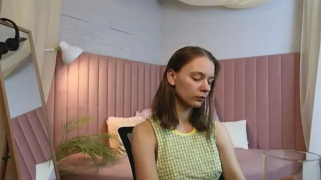 Snapshot of emma_chaser chatting on 5, 5, 2026 emma chaser online show from 5, 5, 2026