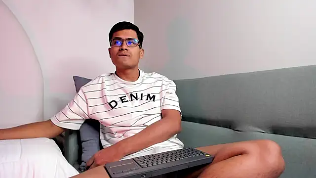 ThiagoVega  online show from 11, 7, 2026