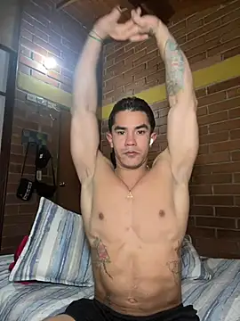 Snapshot of Noe_Blake chatting on 7, 4, 2026 Noe Blake online show from 7, 4, 2026