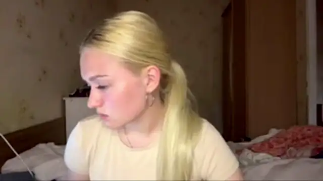 Snapshot of Sophia_Blonde chatting on 19, 5, 2026 Sophia Blonde online show from 19, 5, 2026