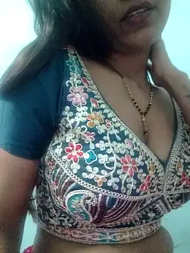 Snapshot of khushi_ji00 chatting on 9, 4, 2026 khushi ji00 online show from 9, 4, 2026
