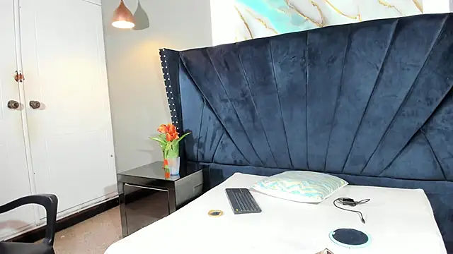 Sara Hanks online show from 28, 3, 2026