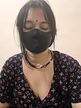 HeartlessGirl online show from 25, 5, 2026