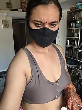 HeartlessGirl online show from 29, 5, 2026