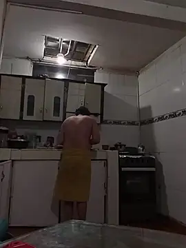 Snapshot of upssamuuu chatting on 6, 4, 2026 upssamuuu online show from 6, 4, 2026