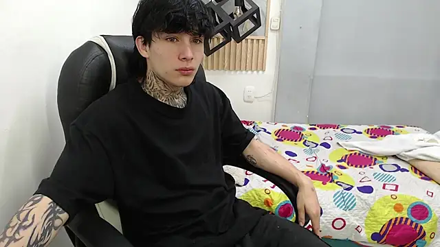 Snapshot of naty_18 chatting on 19, 4, 2026 naty 18 online show from 19, 4, 2026