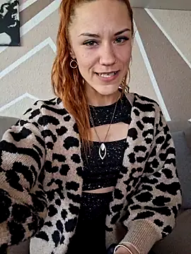 Snapshot of SlimBellaOfficial chatting on 15, 4, 2026 SlimBellaOfficial online show from 15, 4, 2026