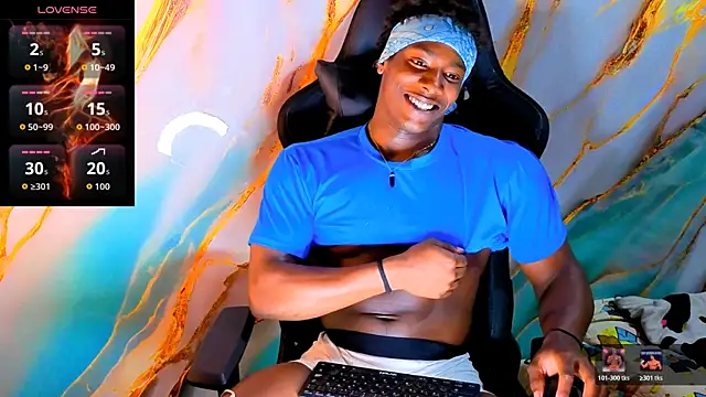 Snapshot of maxmuscle10 chatting on 30, 3, 2026 maxmuscle10 online show from 30, 3, 2026