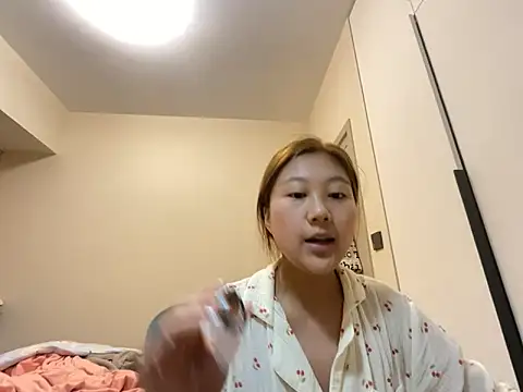 Snapshot of tutu512 chatting on 19, 4, 2026 tutu512 online show from 19, 4, 2026