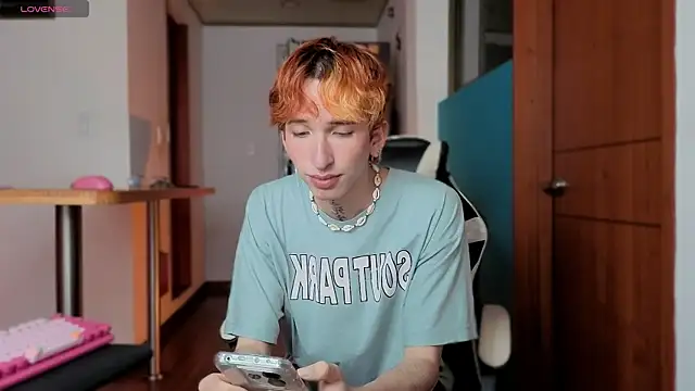 Nathan twink online show from 27, 3, 2026