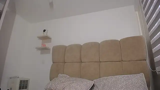 SofiaBanks  online show from 14, 4, 2026
