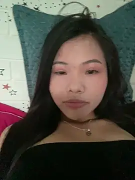 Snapshot of Mi-Lani chatting on 27, 3, 2026 Mi-Lani online show from 27, 3, 2026